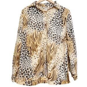 TravelSmith Animal Print Wooden Buttons Blouse Women's Size Med Petite